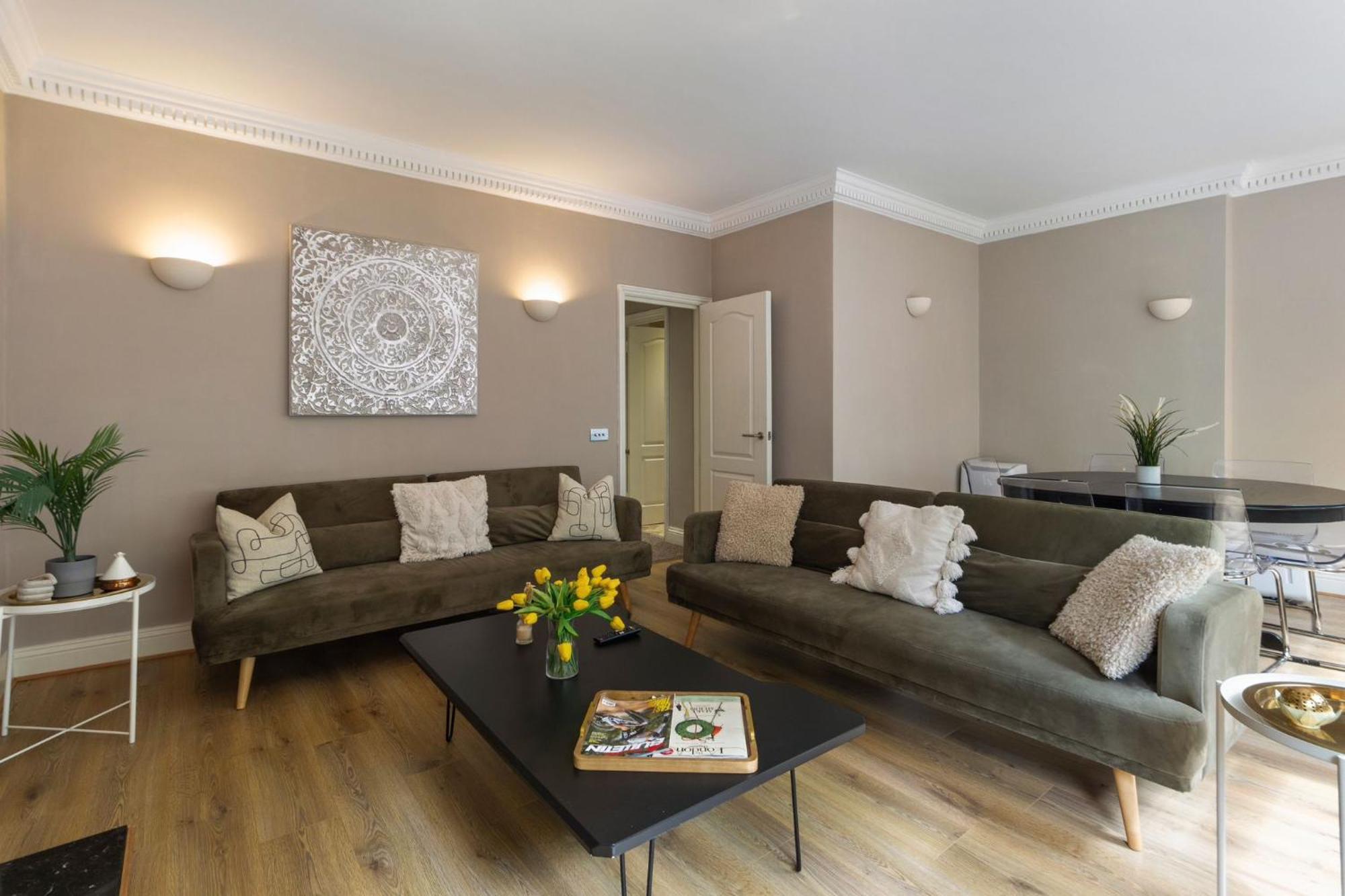 Beaufort Gardens In Knightsbridge Apartment